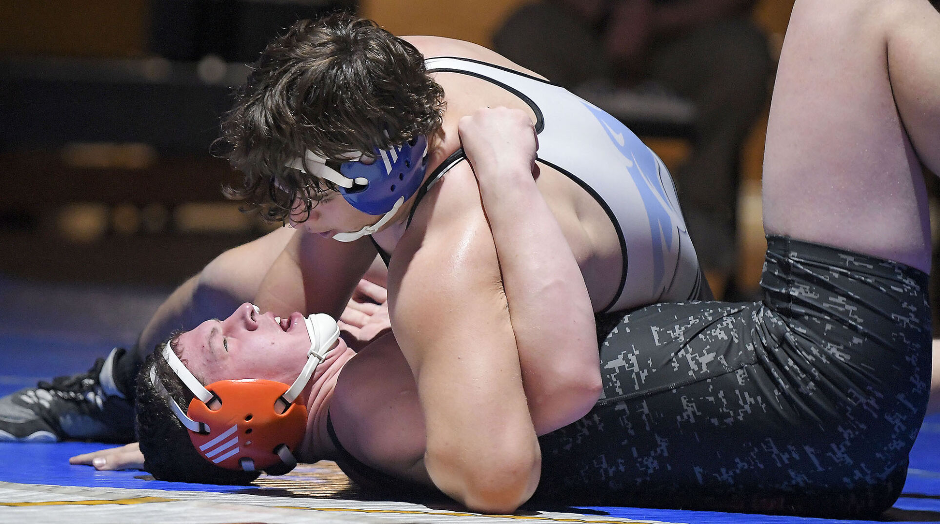 Prep boys wrestling: Bobcats beat Grizz in competitive Region 11 dual